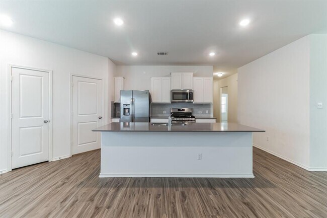Building Photo - 21305 Bird Wing Dr