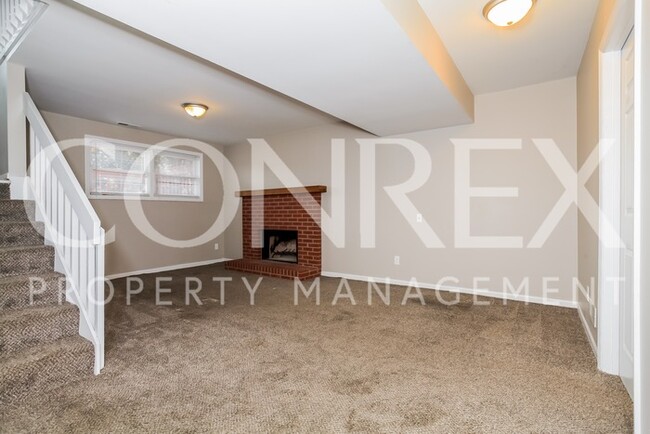 Building Photo - Can't beat this gorgeous Middletown home!