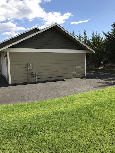 Building Photo - 408 N 84th Ave