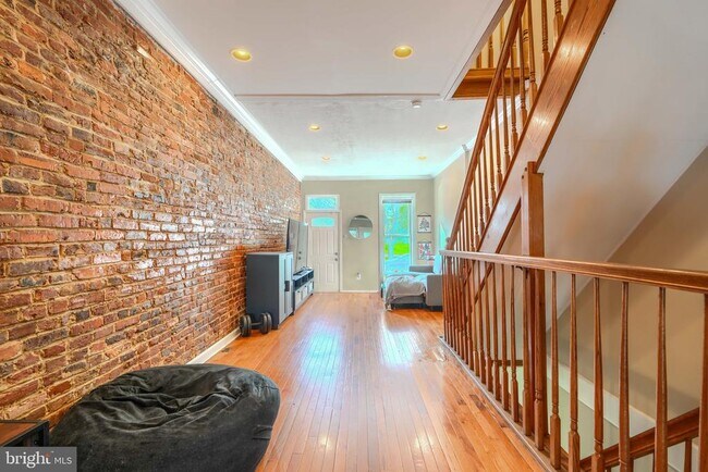 Foto del edificio - 1421 Washington Blvd