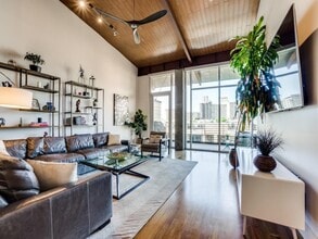 Building Photo - 3030 Bryan St