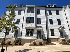 Building Photo - 15340 Ballancroft Pkwy