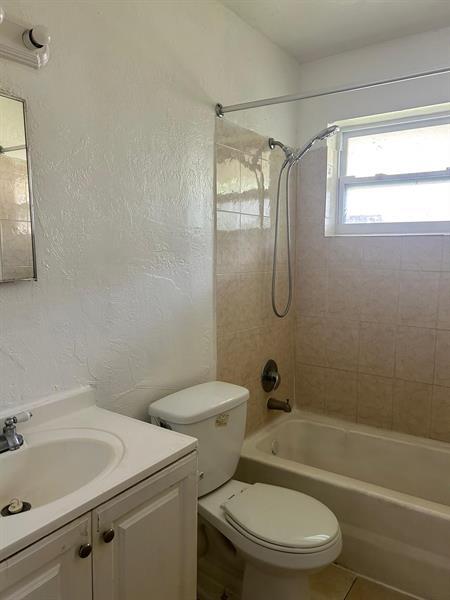 Foto del edificio - 2240 NW 59th Terrace
