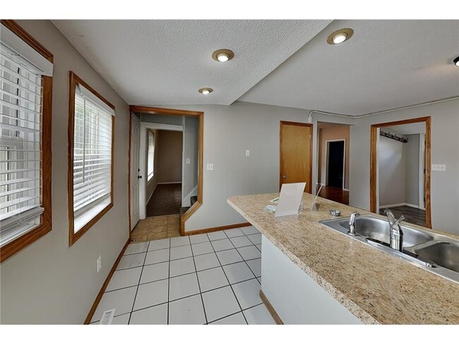 Foto del edificio - 4748 W 125th St