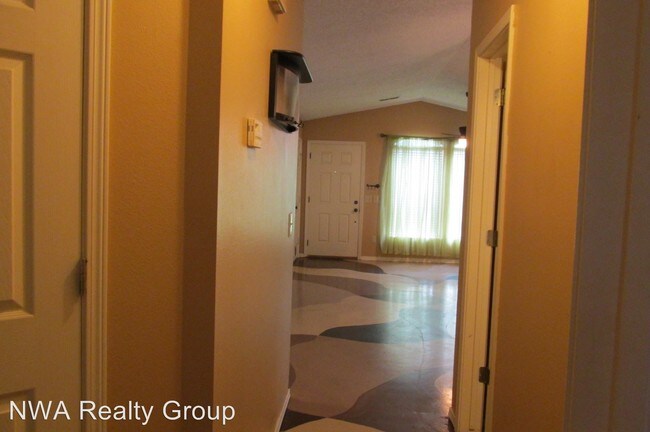 Building Photo - 3210 W Woodfield Way