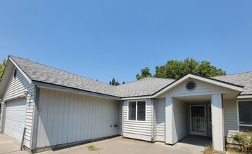 Building Photo - 2504 W Klamath Ave