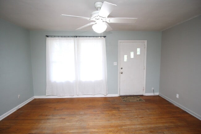 Foto del edificio - Coming Available 9/8! 3-Bedroom Near Downt...