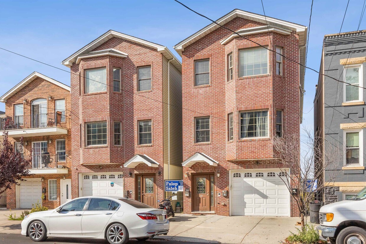 Primary Photo - 135 Terrace Ave
