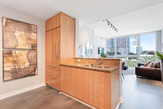 Foto del edificio - 50 South Pointe Dr