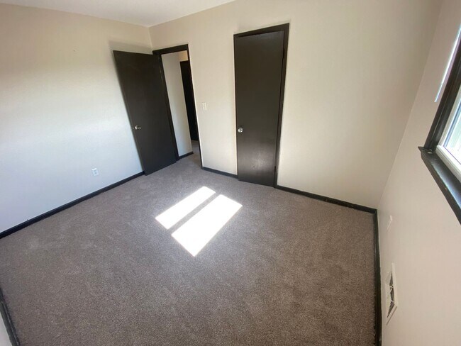 Foto del edificio - 5952-54 N 84th St