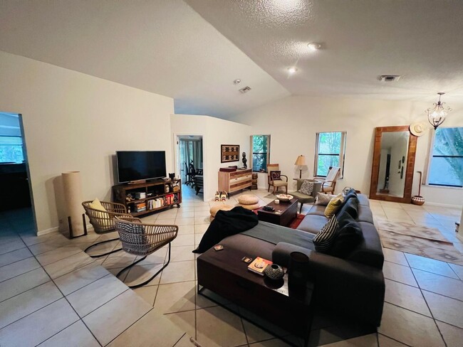 Building Photo - 10597 Mendocino Ln