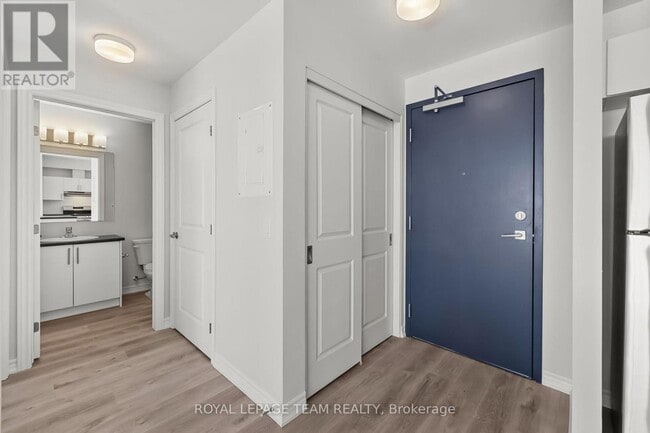 Building Photo - 397 Codd's Rd