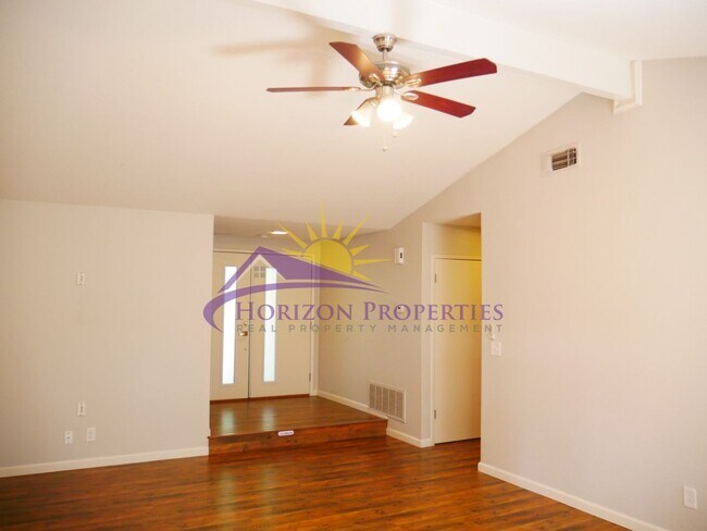 Building Photo - Remodeled 3 Bed 2 Bath 1,595 Sq Ft Fair Oaks Home