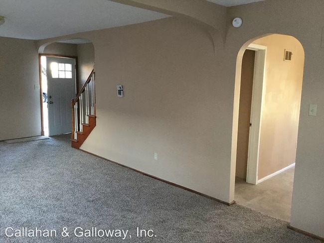 Building Photo - 3 bd, 2 ba house in east campus across from Boone Hospital, walk to campus and downtown, great sh...