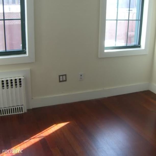 Building Photo - 289 Harman St