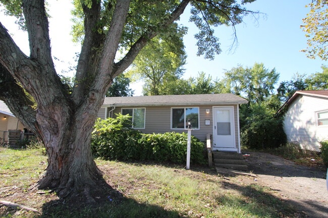 Building Photo - 3411 Clarkston Ave