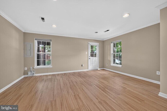 Building Photo - 5902 Ians Way