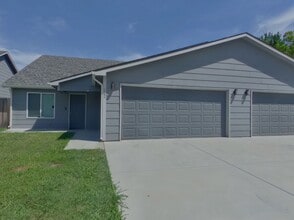 Building Photo - 520 Mathewson St