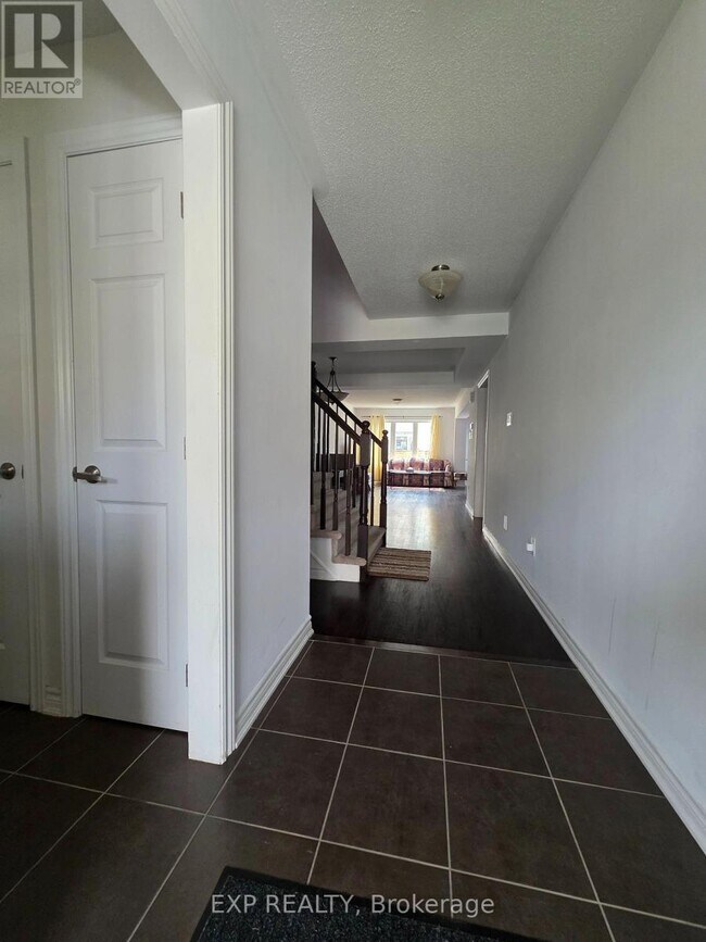 Building Photo - 624 Bluegill Ave
