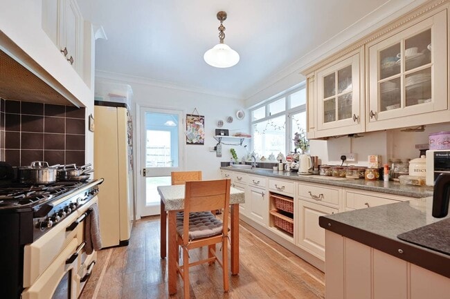 Foto del edificio - 6408 Berwickshire Way