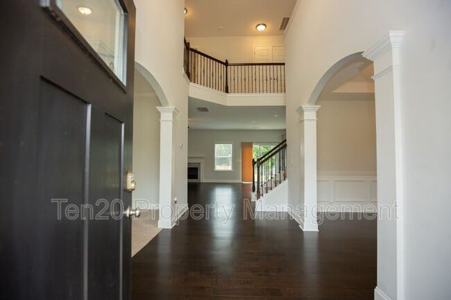 Building Photo - 10258 Green Meadow Ct