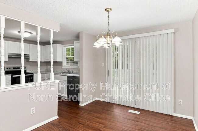 Building Photo - 8115 Bald Ridge Dr
