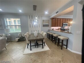 Building Photo - 9727 Acqua Ct