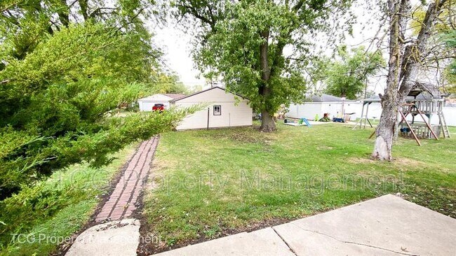 Building Photo - 316 E Norris Dr