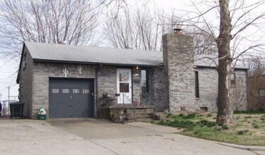 Building Photo - 503 N Dogwood St