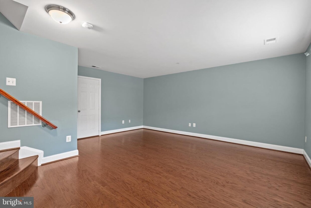 12613 Horseshoe Bend Cir, Clarksburg, MD 20871 Townhome Rentals in