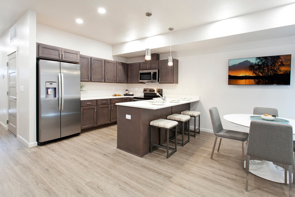 Prairie Pointe Apartments & Townhomes 1586 W Switchgrass Ln Coeur d