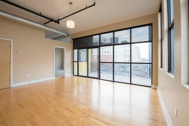 Building Photo - 121 N Martin Luther King Blvd