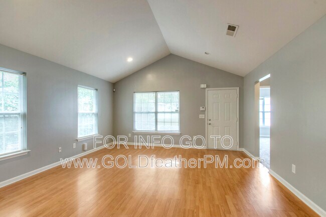 Building Photo - 2116 14th Ave N