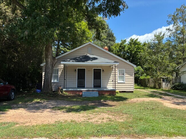 Foto del edificio - 427 Lebanon Rd