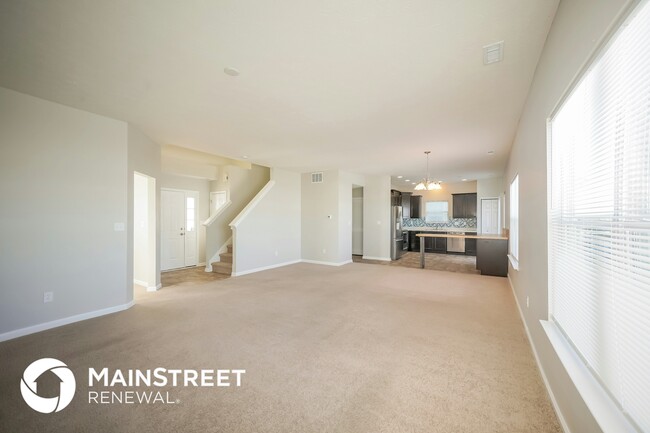 Building Photo - 890 Redwood Dr