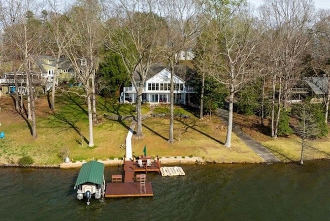 Building Photo - 418 Rockcove Rd