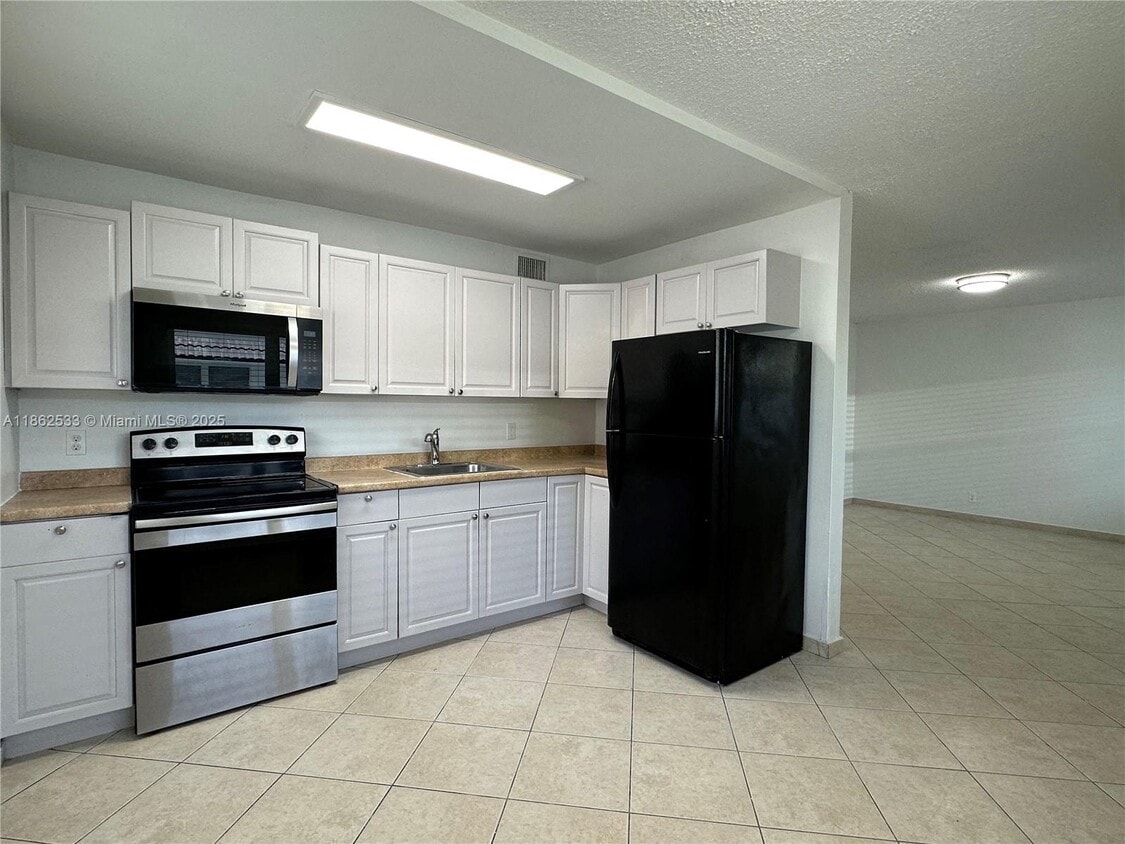 Foto principal - 2500 Johnson St