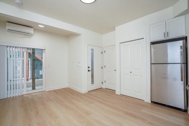 Building Photo - 617 S Anderson St
