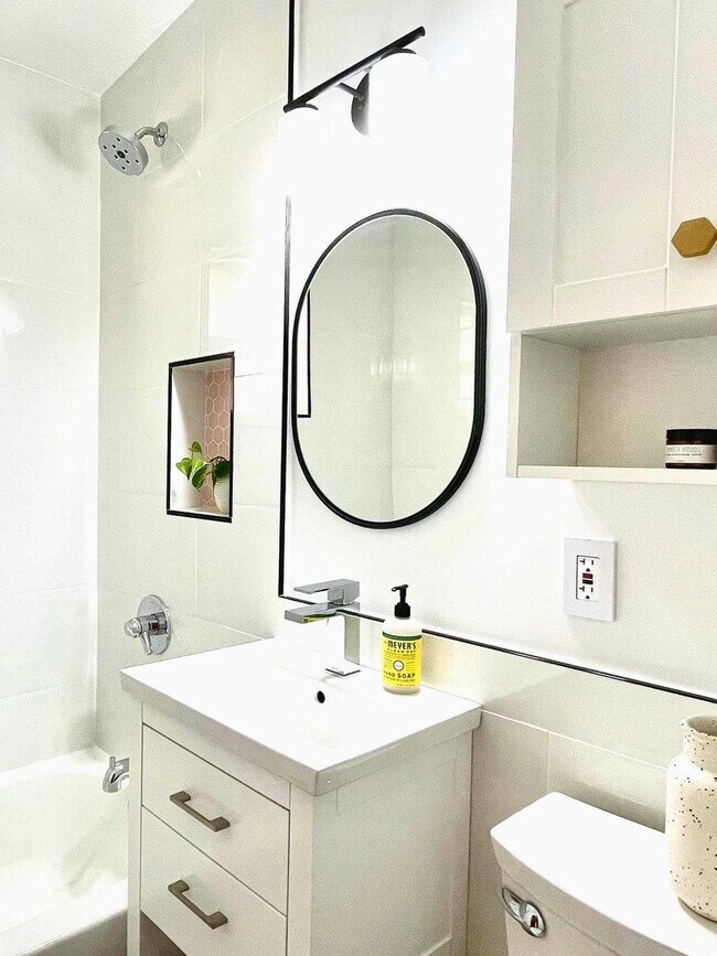 Bathroom - 314 S Terry Cir