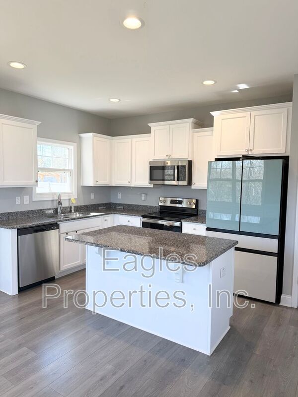 Foto del edificio - 472 Jackson Pond Dr