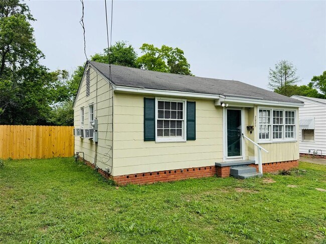 Foto del edificio - 2023 Windsor Ave