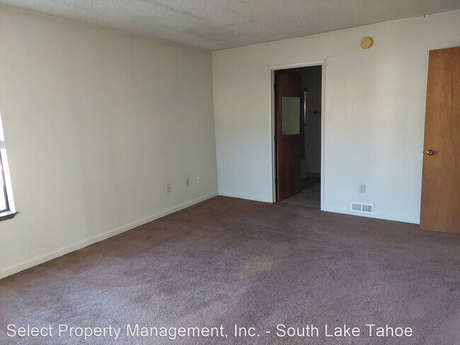 Building Photo - 4 br, 2 bath House - 736 Lassen Dr