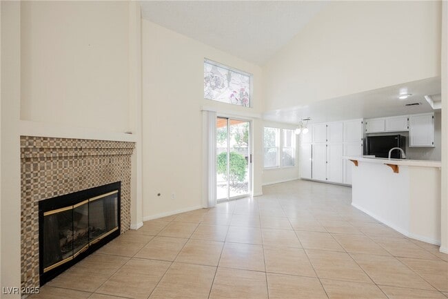 Building Photo - 8432 Honeywood Cir