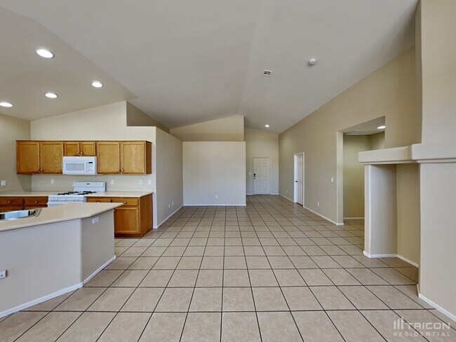 Foto del edificio - 2132 Meadow Green Ave