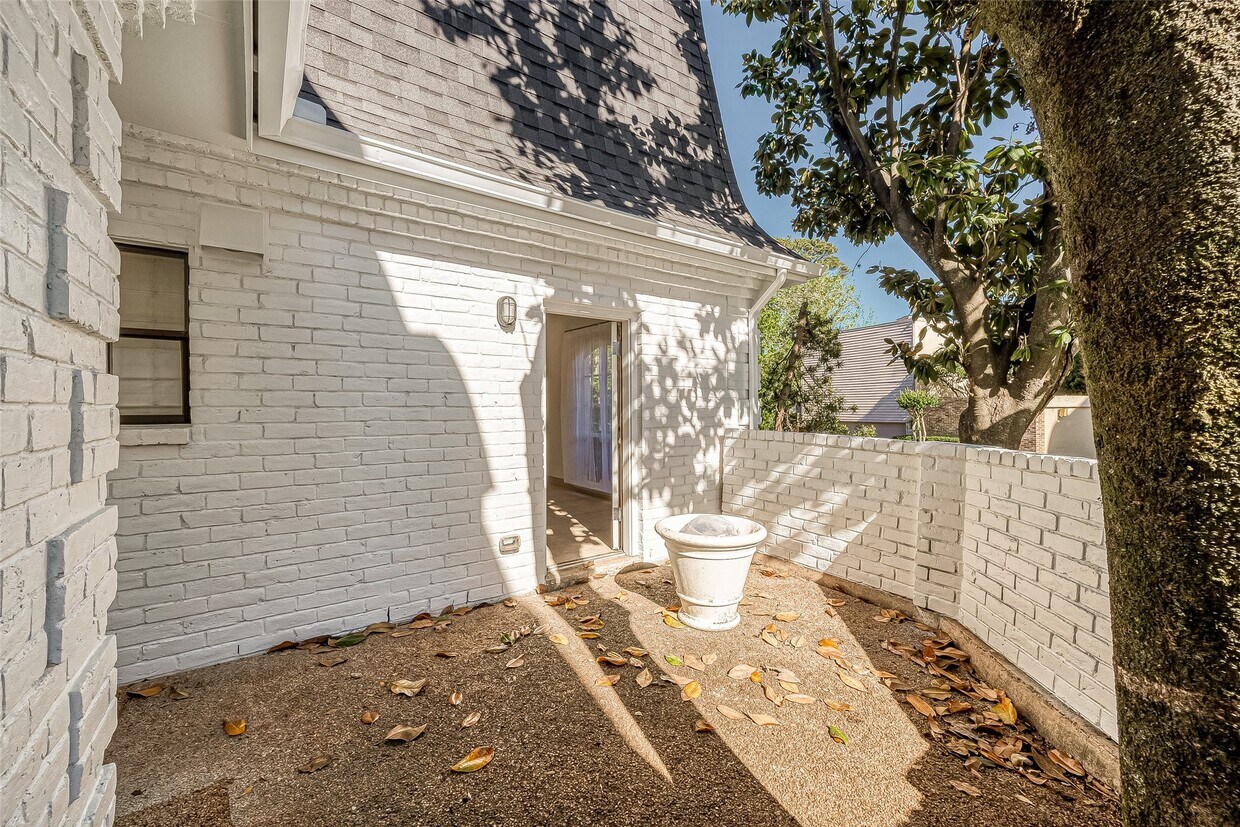 Foto del edificio - 161 Sage Rd