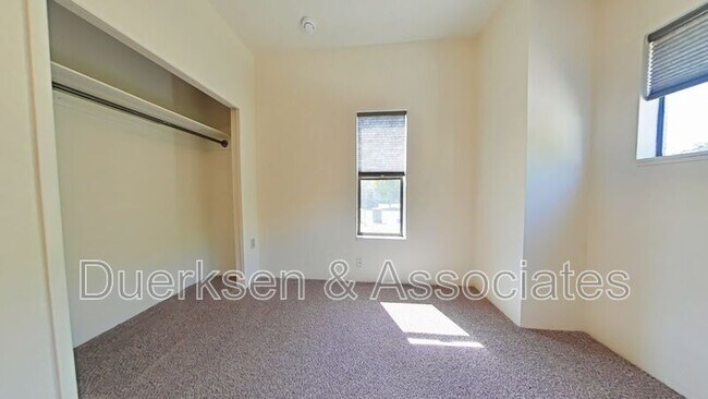 Building Photo - 715 SW 11th St