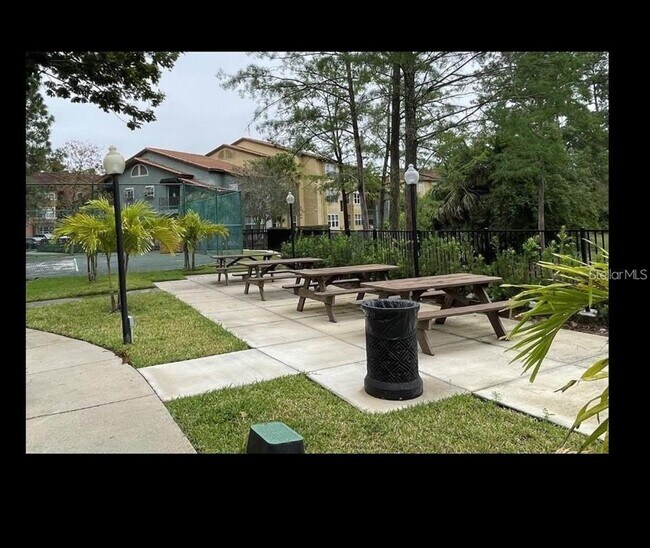 Foto del edificio - 5160 Conroy Rd