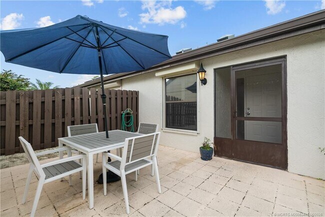 Foto del edificio - 1544 SW Silver Pine Way