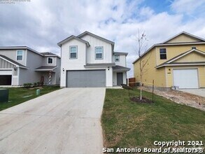 Building Photo - 743 Retama Pass