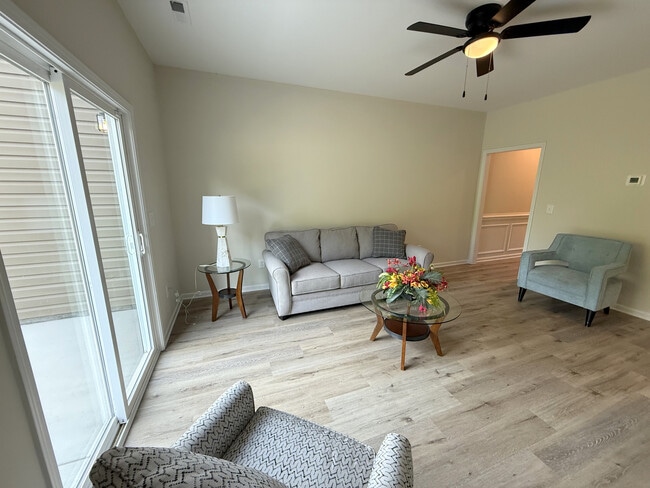 Building Photo - Parkwood West Townhomes